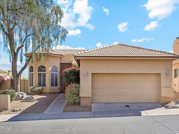 1 W COCHISE Drive, Phoenix, AZ 85021