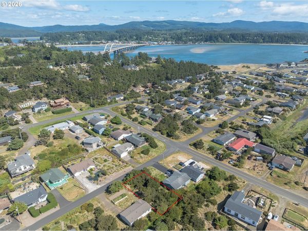 1510 NW PARKER AVE, Waldport, OR 97394