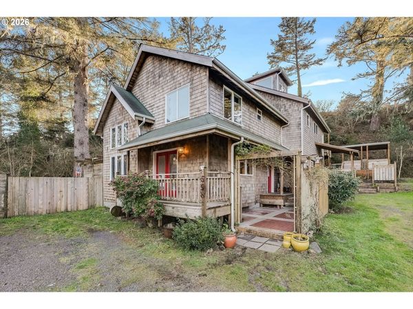 598 N LAUREL ST, Unit A, Cannon Beach, OR 97110