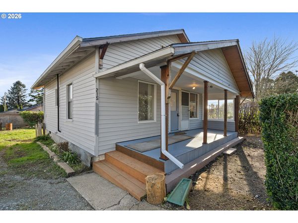 215 CYPRESS AVE, Garibaldi, OR 97118