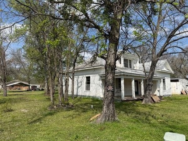 950 W Bonham Avenue , Cooper, TX 75432