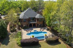 467 Greenetree Lane  photo 4