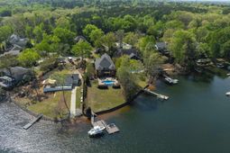 467 Greenetree Lane photo 4