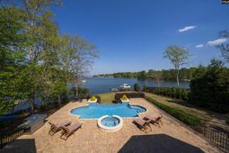 467 Greenetree Lane photo 4