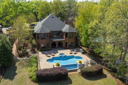 467 Greenetree Lane photo 4