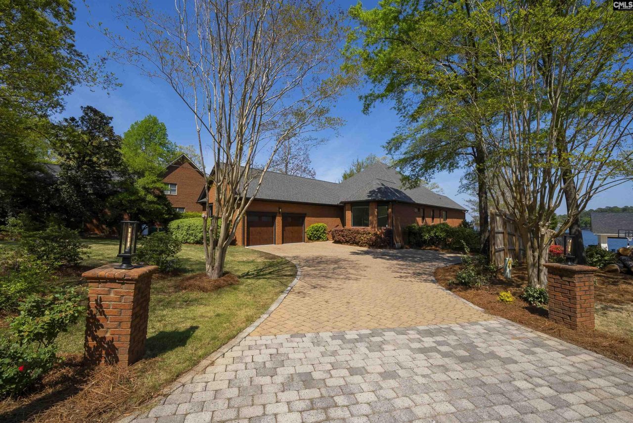 467 Greenetree Lane  Photo 5