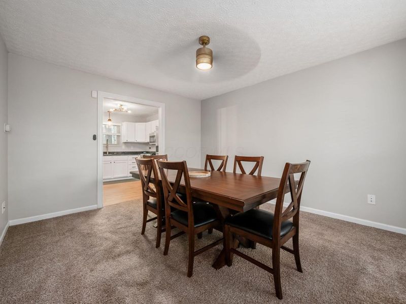 4006 Sandy Ridge Drive, Columbus, OH 43204 Photo 3