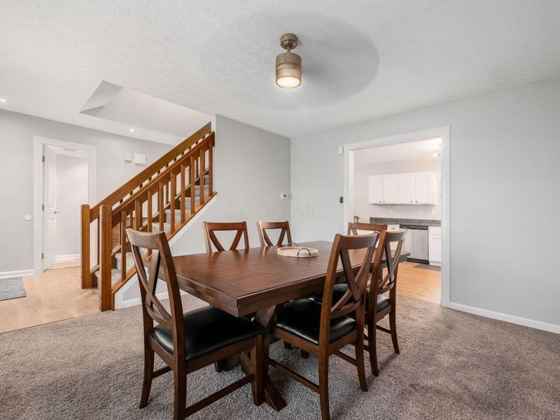 4006 Sandy Ridge Drive, Columbus, OH 43204 Photo 4