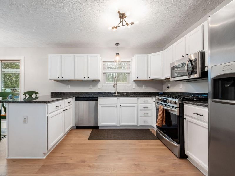 4006 Sandy Ridge Drive, Columbus, OH 43204 Photo 6