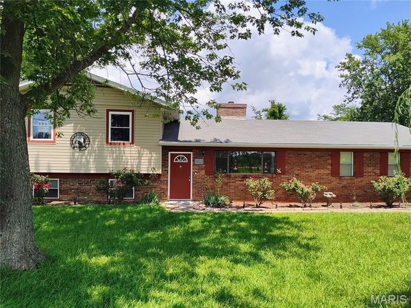 1590 Yellow Rock Road , De Soto, MO 63020