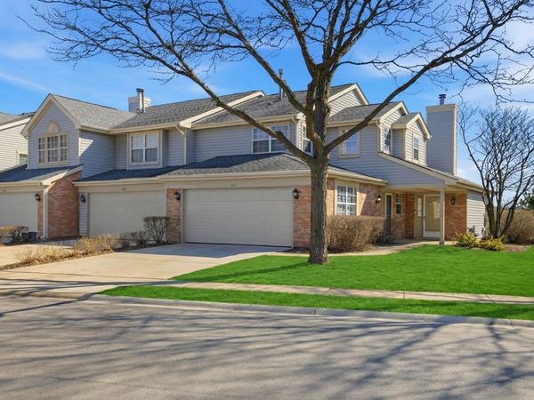 1447 Club Drive, Unit A, Glendale Heights, IL 60139