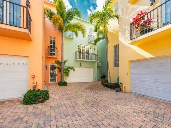 1117 NE 18th Ave, Unit 2, Fort Lauderdale, FL 33304