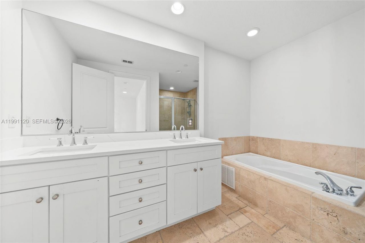 1117 NE 18th Ave , Unit 2, Fort Lauderdale, FL 33304 Photo