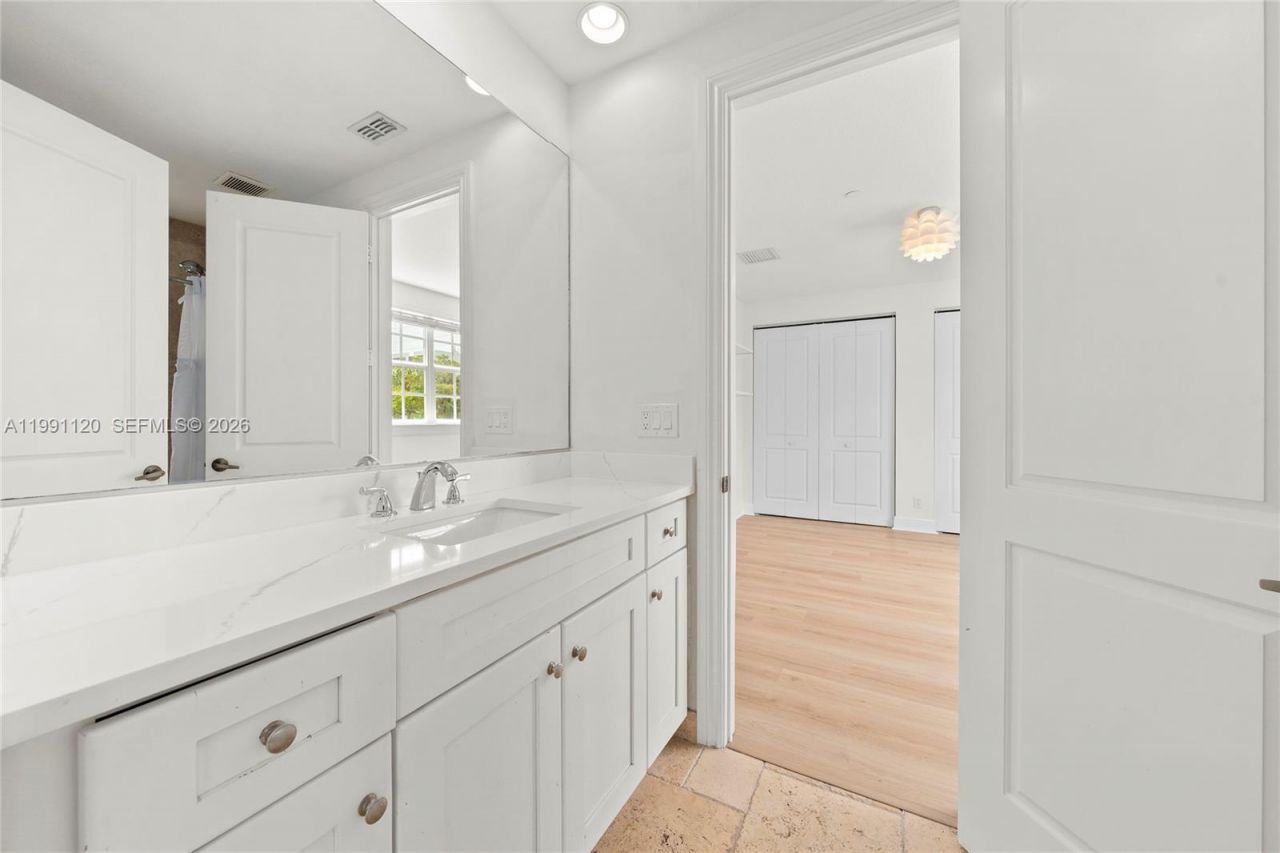 1117 NE 18th Ave , Unit 2, Fort Lauderdale, FL 33304 Photo