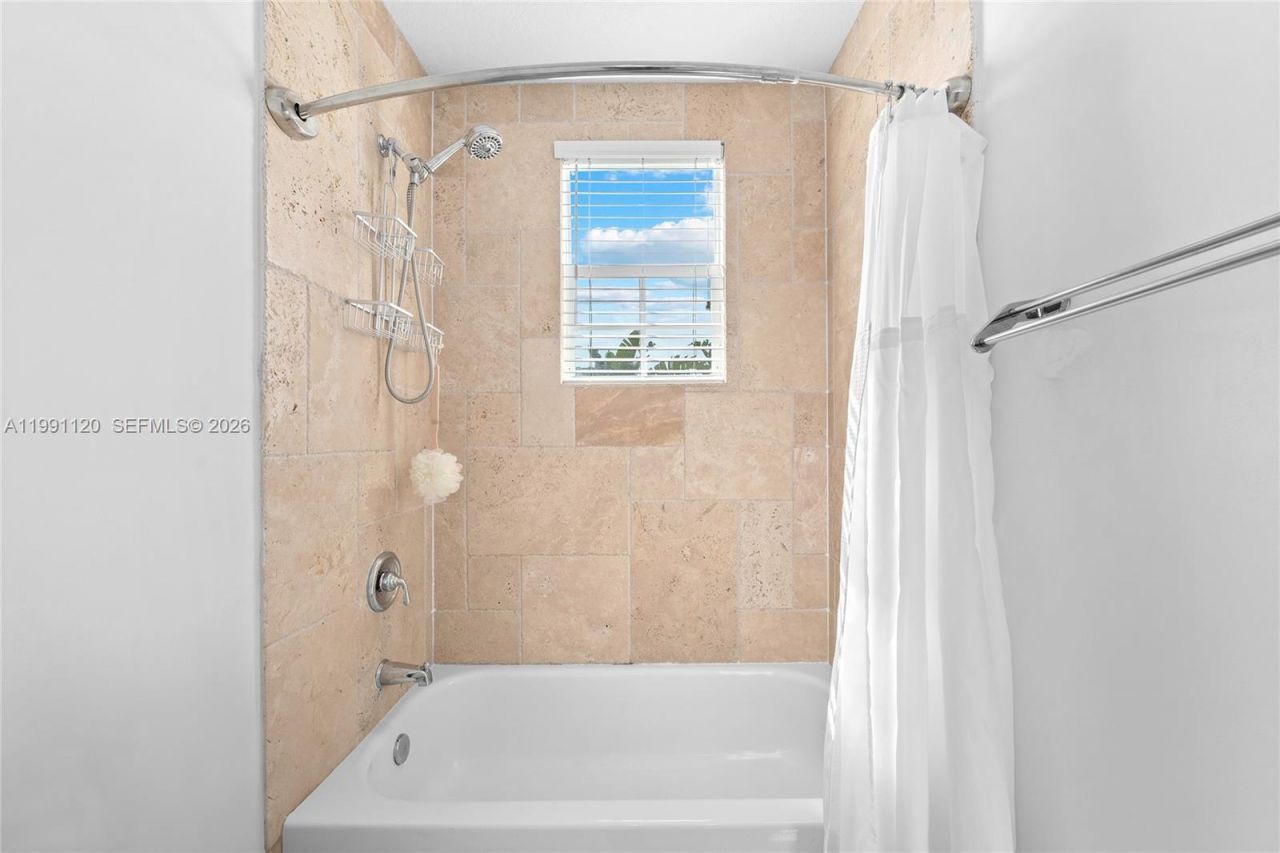 1117 NE 18th Ave, Unit 2, Fort Lauderdale, FL 33304 Photo