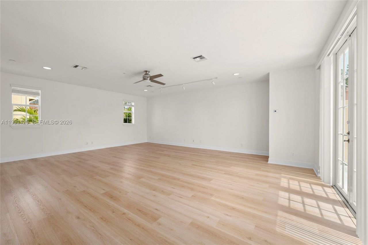 1117 NE 18th Ave , Unit 2, Fort Lauderdale, FL 33304 Photo