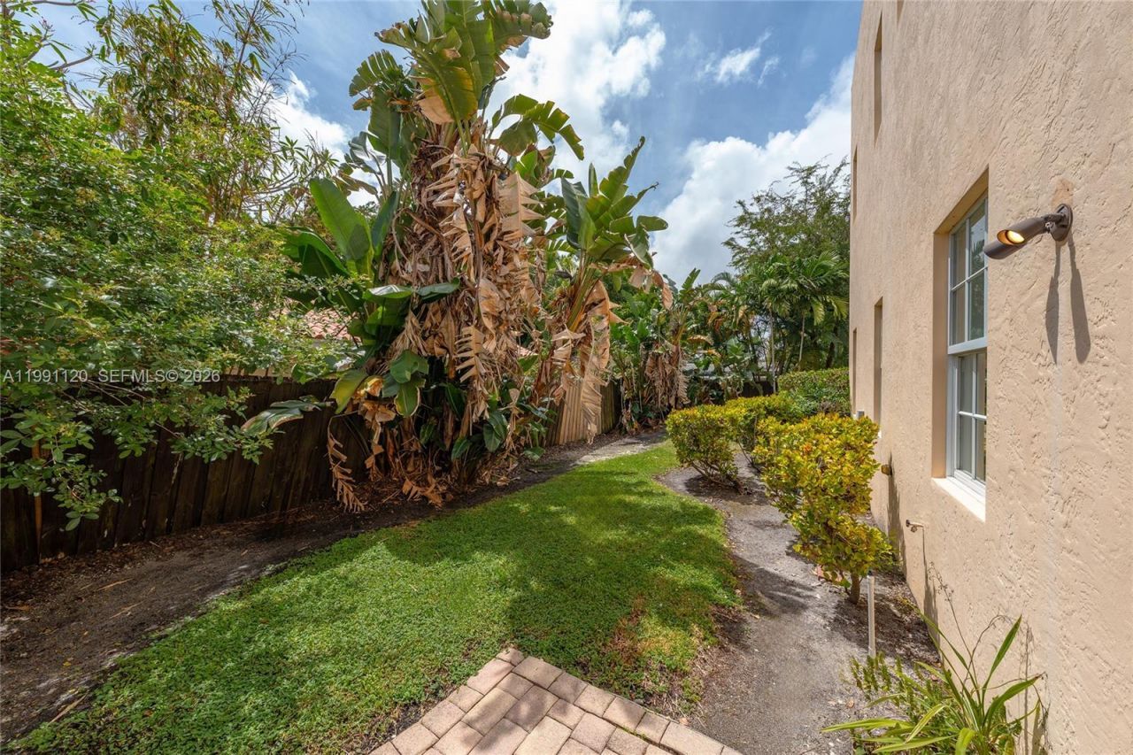 1117 NE 18th Ave , Unit 2, Fort Lauderdale, FL 33304 Photo