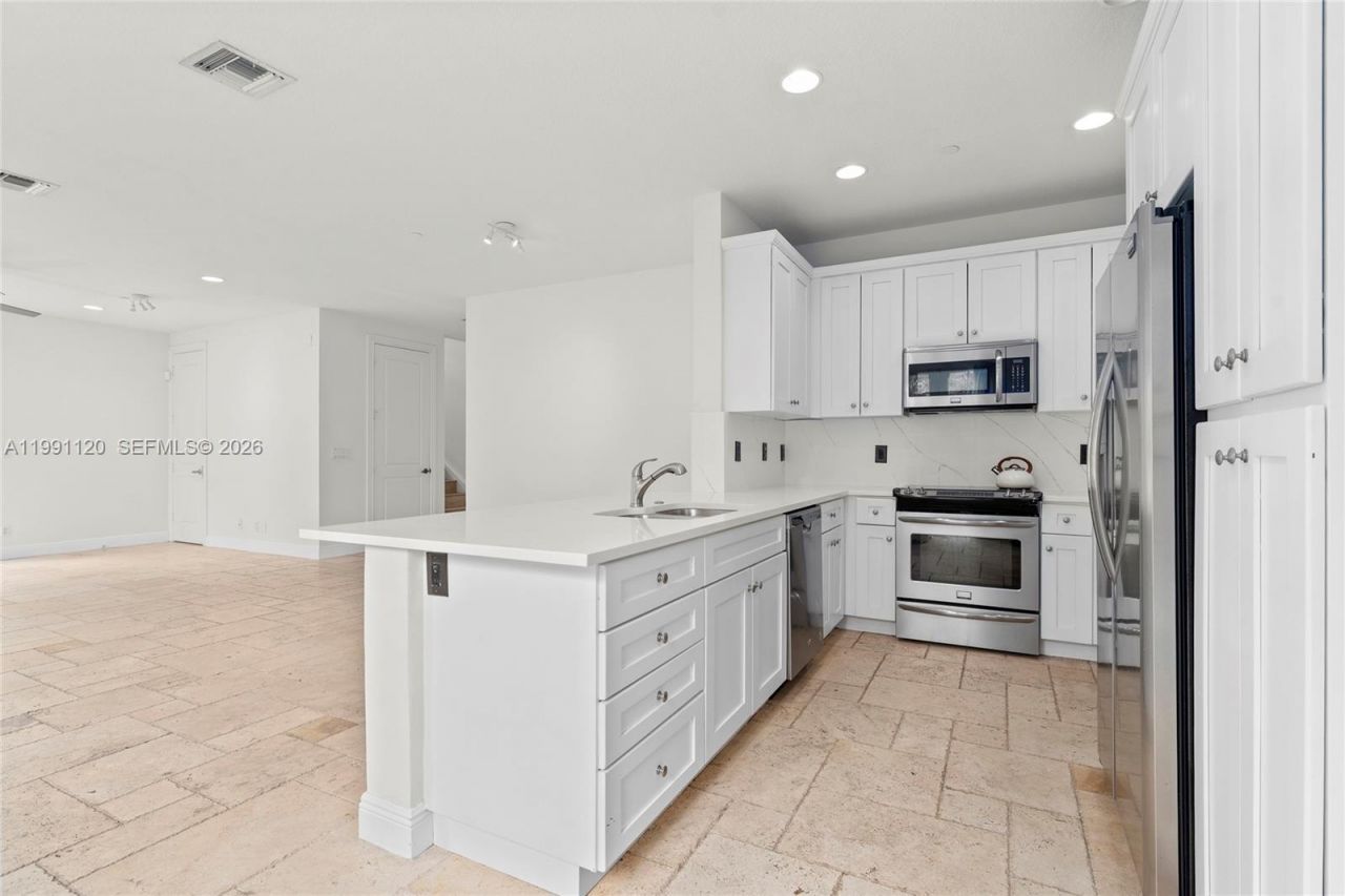 1117 NE 18th Ave, Unit 2, Fort Lauderdale, FL 33304 Photo