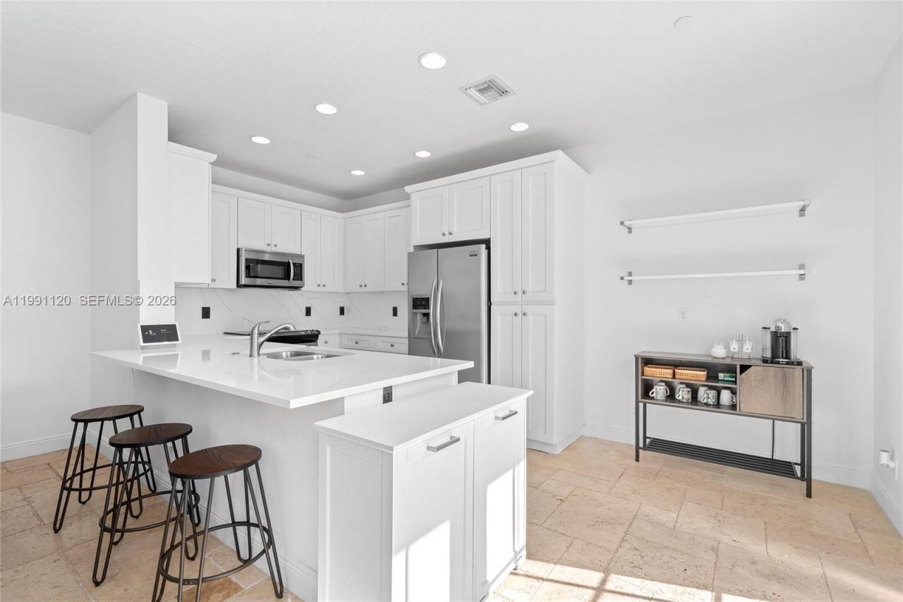 1117 NE 18th Ave , Unit 2, Fort Lauderdale, FL 33304 Photo