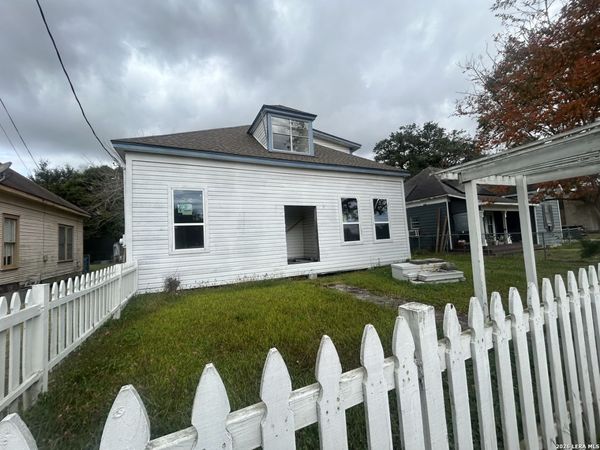 1004 Cherry, Orange, TX 77630