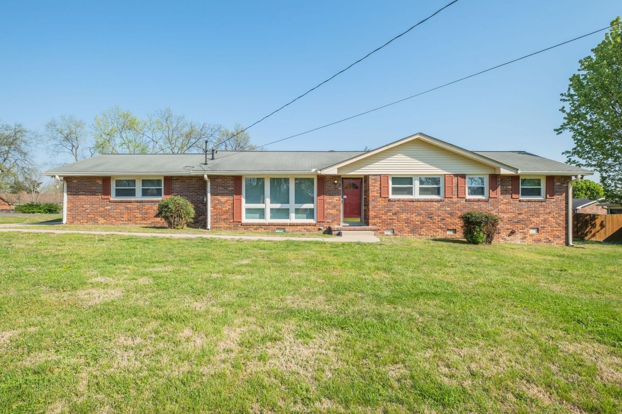141 Hickory Heights Dr, Hendersonville, TN 37075 Main Photo