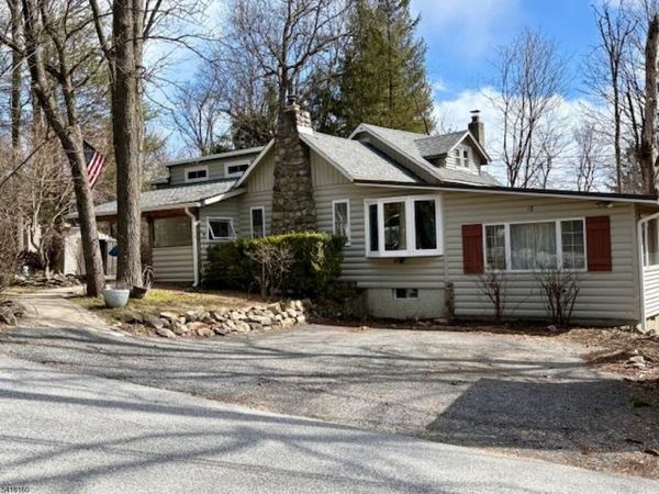 18 Onteora Rd, Vernon, NJ 07422
