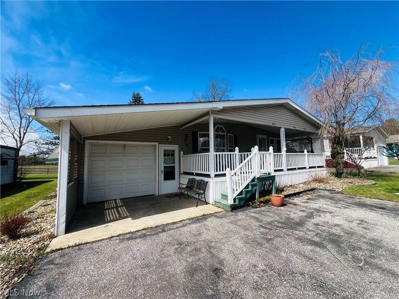 10552 Shasta Drive, Chardon, OH 44024 Photo 2