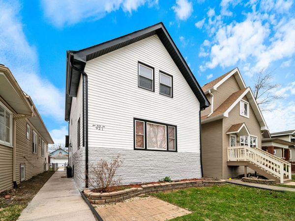 921 N Humphrey Avenue , Oak Park, IL 60302