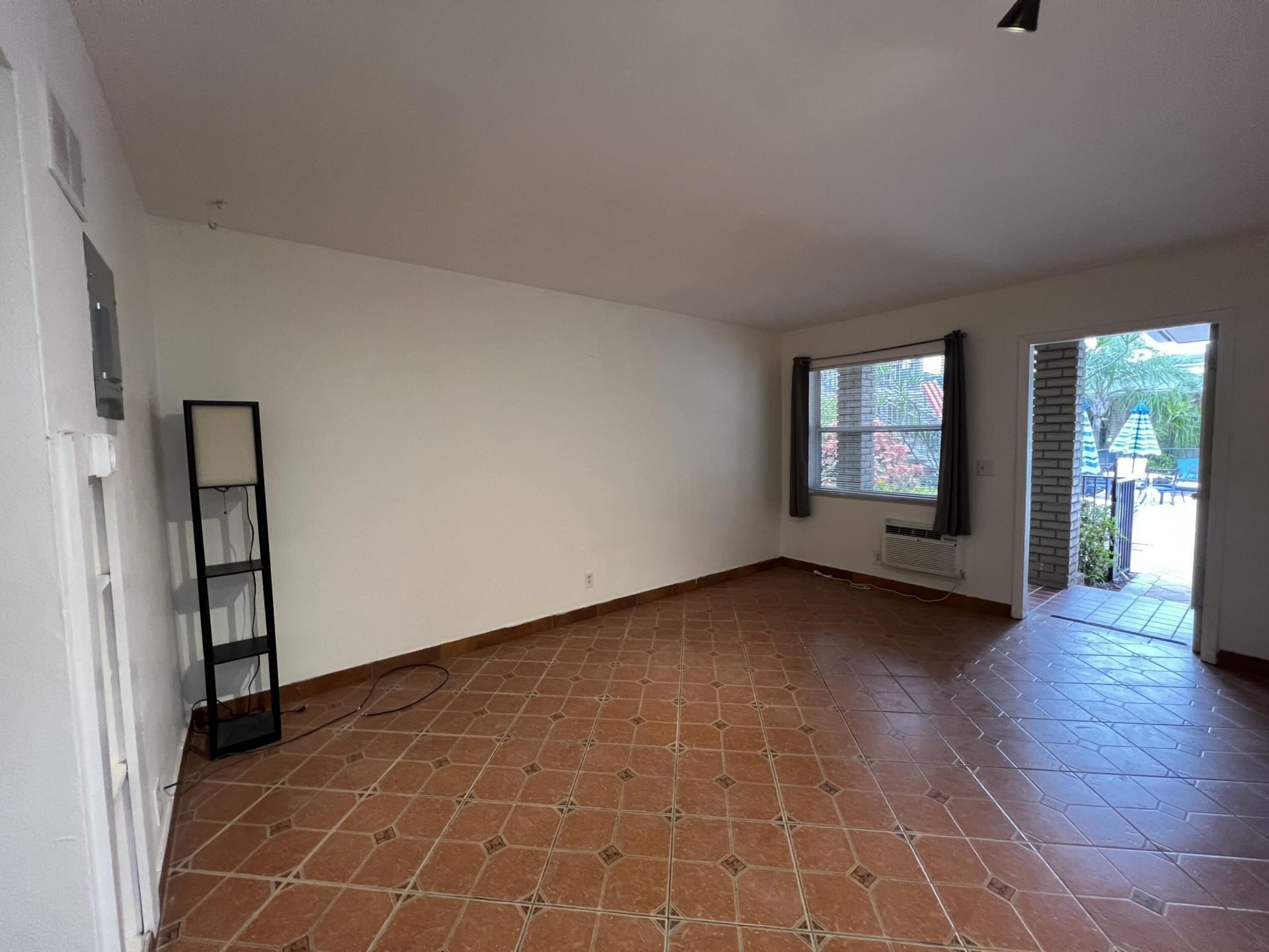 311 Inlet Way, Unit 1, Palm Beach Shores, FL 33404 Photo