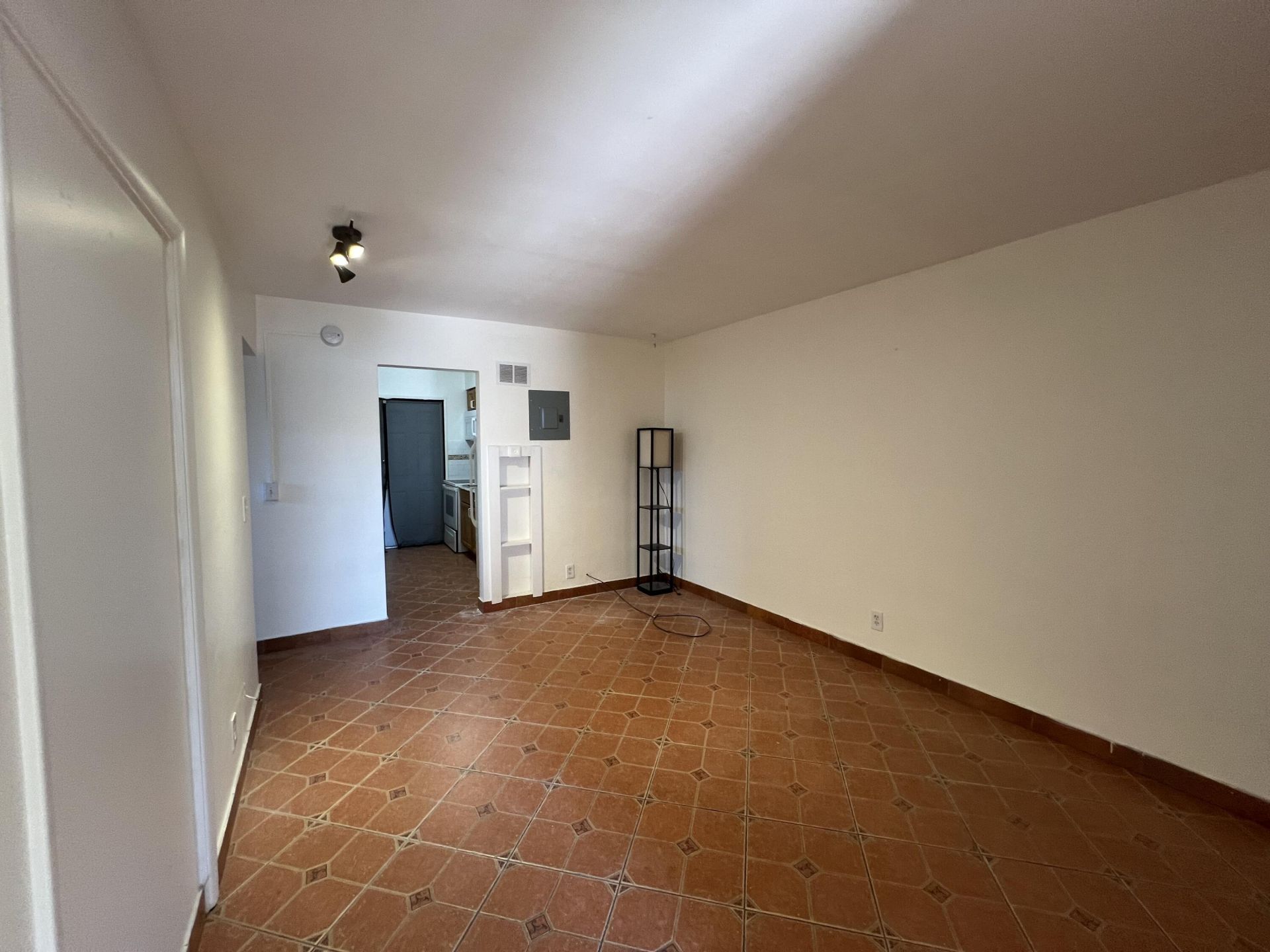 311 Inlet Way, Unit 1, Palm Beach Shores, FL 33404 Photo