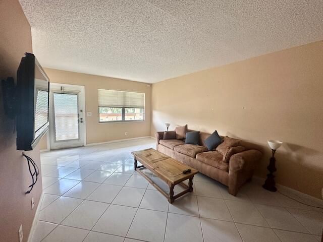 2034 Newcastle B, Boca Raton, FL 33434 Photo