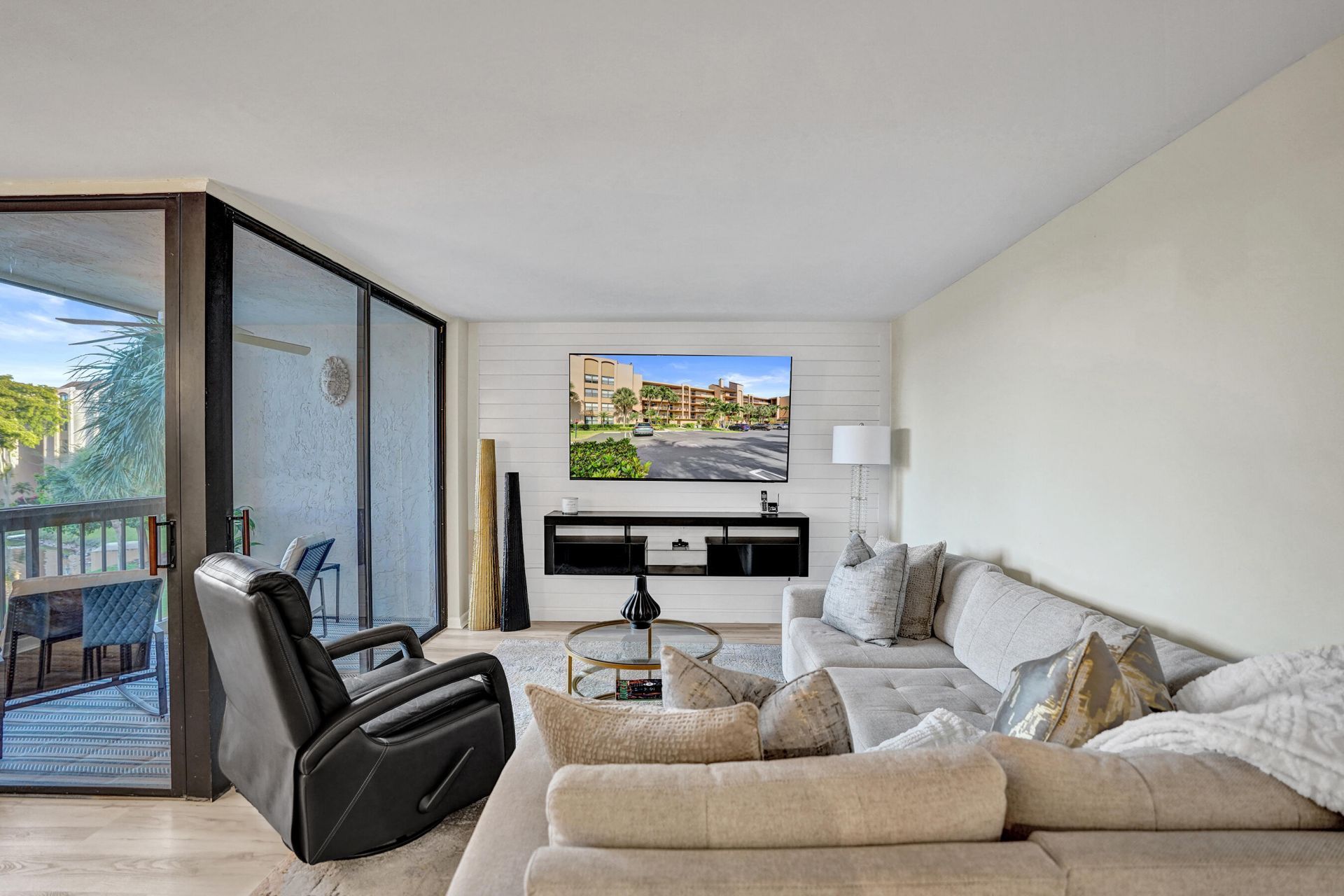 2455 Lindell Boulevard, Unit 3305, Delray Beach, FL 33444 Photo