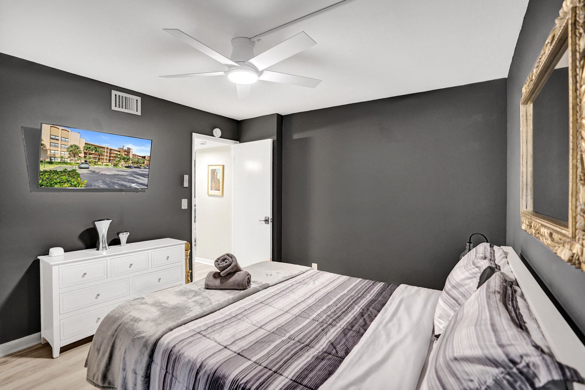 2455 Lindell Boulevard, Unit 3305, Delray Beach, FL 33444 Photo