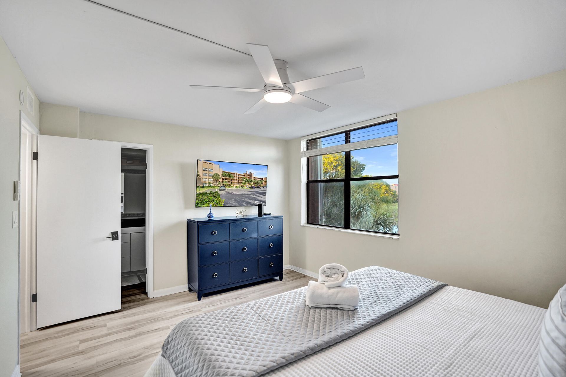 2455 Lindell Boulevard, Unit 3305, Delray Beach, FL 33444 Photo