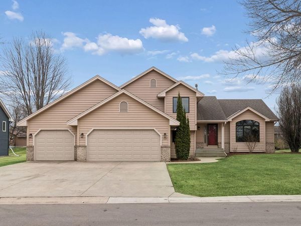 1325 Courtland E, Waconia, MN 55387