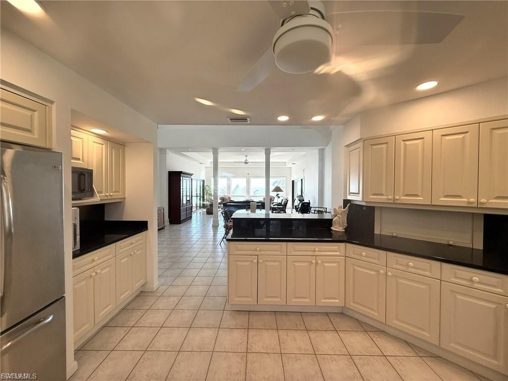 484 Gulf Bend Dr, Captiva, FL 33924 Photo