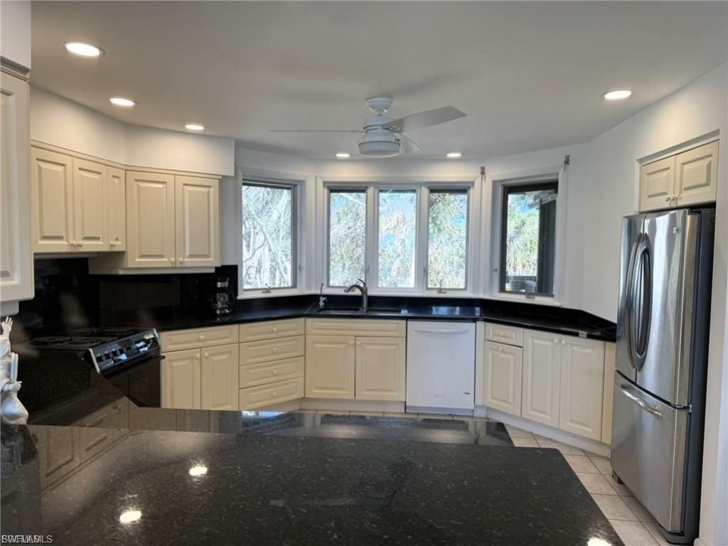 484 Gulf Bend Dr, Captiva, FL 33924 Photo