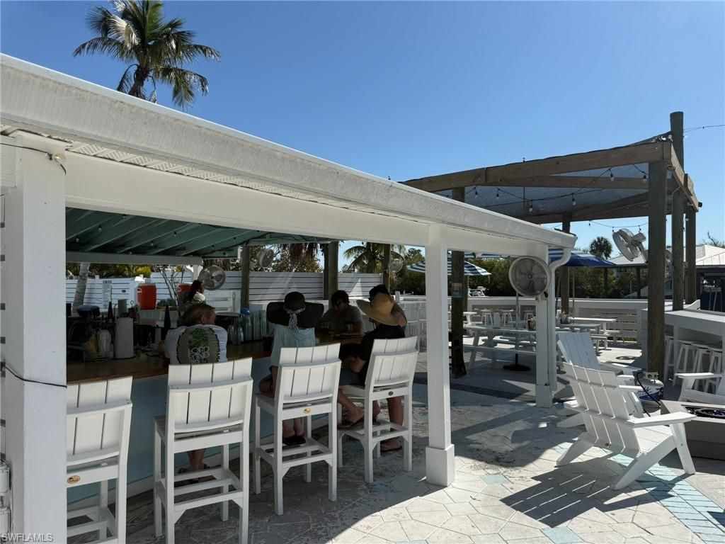 484 Gulf Bend Dr, Captiva, FL 33924 Photo