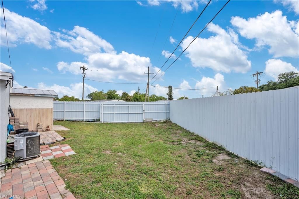 1102 Kanza Ct, Lehigh Acres, FL 33936 Photo
