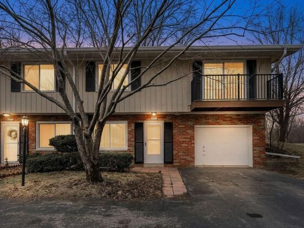 12975 N Colony DRIVE, Mequon, WI 53097