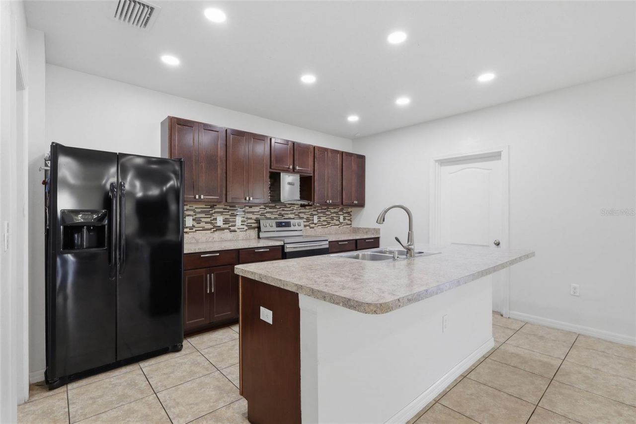 3204 Azalea Blossom Drive, Plant City, FL 33567 Photo