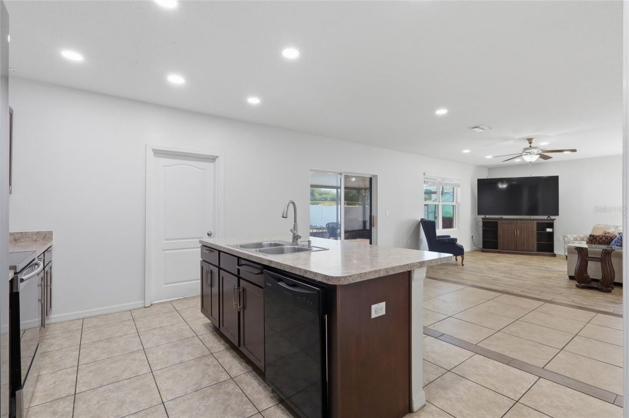 3204 Azalea Blossom Drive, Plant City, FL 33567 Photo