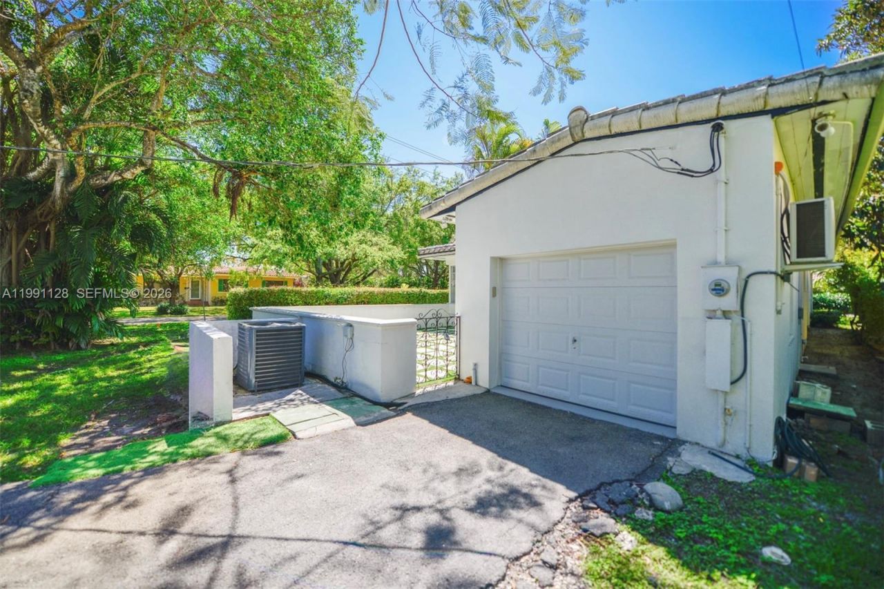 1201 Obispo Ave, Coral Gables, FL 33134 Photo