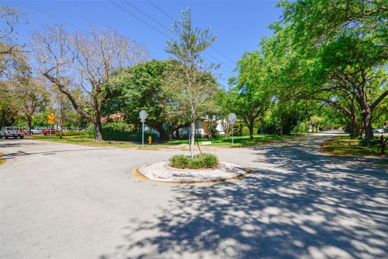 1201 Obispo Ave, Coral Gables, FL 33134 Photo