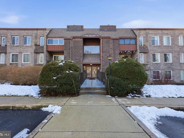 132 LEEDOM WAY, NEWTOWN, PA 18940