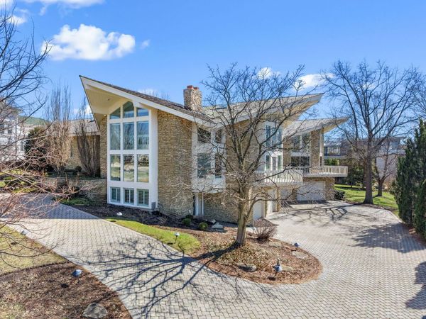 1916 Midwest Club Parkway, Oak Brook, IL 60523