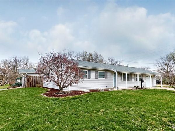 615 Central Parkway , Florissant, MO 63031