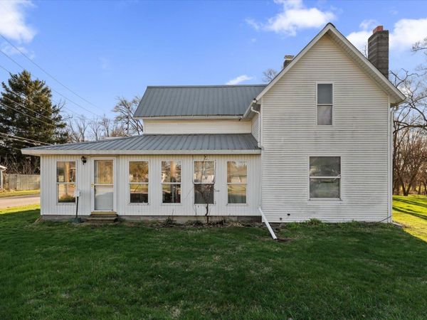 1101 N Huntington Street, Syracuse, IN 46567