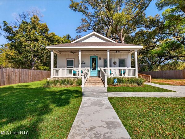 2208 Gulf Avenue, Gulfport, MS 39501