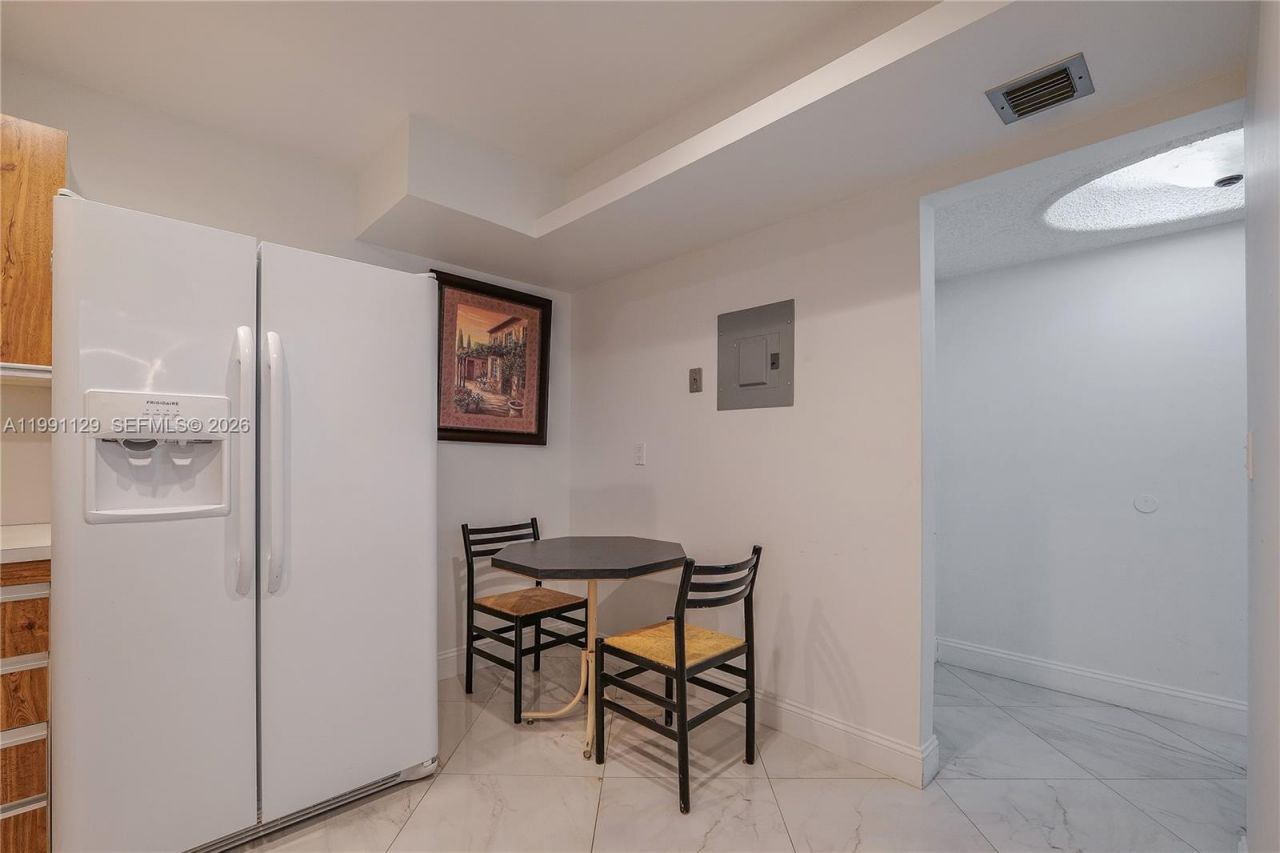 2401 S Ocean Dr , Unit 305, Hollywood, FL 33019 Photo